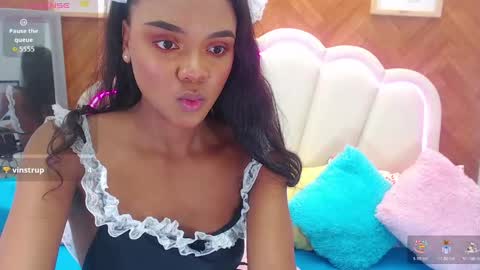 adarose_ online show from May 7, 10:13 pm