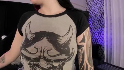 Ade  online show from December 1, 7:38 pm