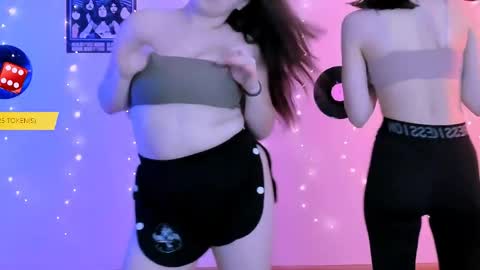 adel_sky_ online show from March 29, 9:25 pm