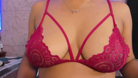 Snapshot of adelaandsharick chatting on October 1, 6:02 pm adelaandsharick online show from October 1, 6:02 pm