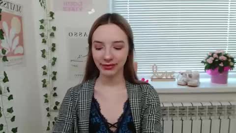 Snapshot of adele0_0 chatting on February 20, 10:27 am Adele online show from February 20, 10:27 am