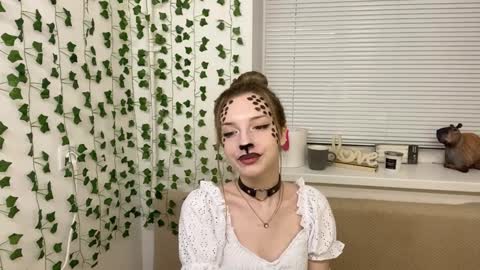 Snapshot of adele0_0 chatting on December 10, 2:50 pm Adele online show from December 10, 2:50 pm