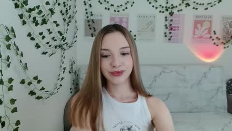 Snapshot of adele0_0 chatting on March 2, 12:58 pm Adele online show from March 2, 12:58 pm