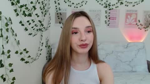 Snapshot of adele0_0 chatting on February 23, 12:09 pm Adele online show from February 23, 12:09 pm