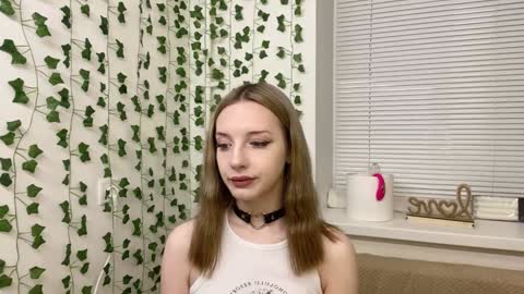 Snapshot of adele0_0 chatting on December 7, 2:02 pm Adele online show from December 7, 2:02 pm