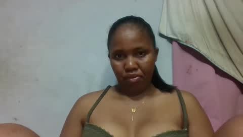 adelealy online show from May 6, 5:11 am