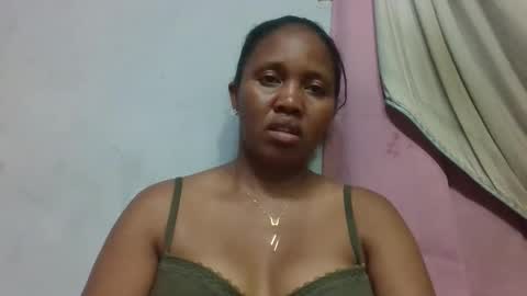 adelealy online show from April 30, 5:40 pm
