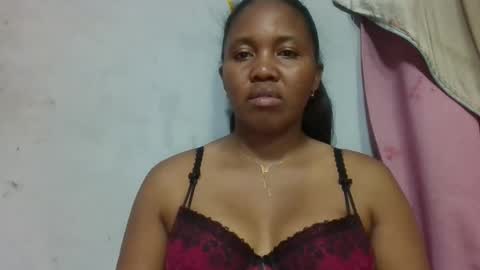 adelealy online show from May 12, 4:24 pm