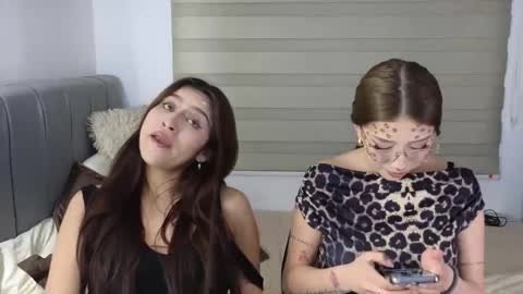 adellein foxx online show from October 23, 12:05 am