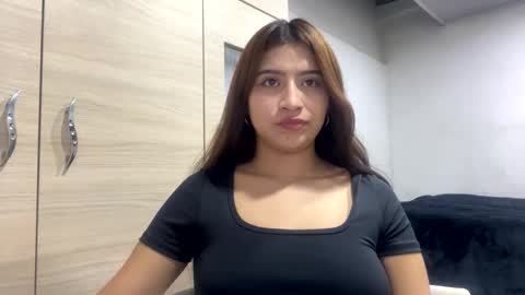 adellein foxx online show from October 6, 3:01 am