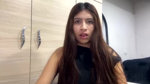 adellein foxx online show from October 12, 5:21 am