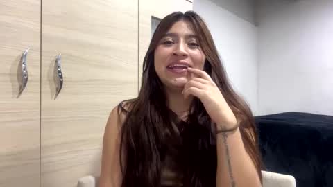 adellein foxx online show from October 10, 4:39 am