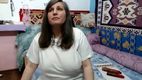 adelinemilf online show from April 28, 1:37 pm
