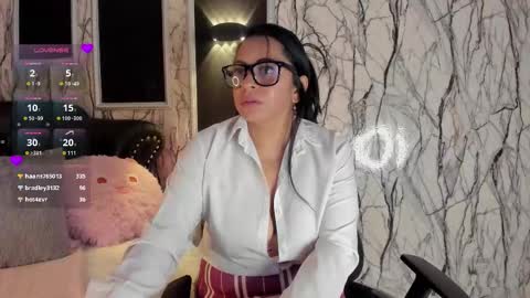 adelinemoretti online show from March 12, 4:31 pm