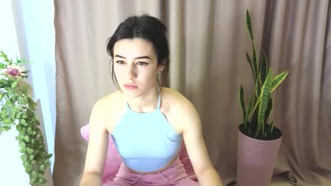 Adellyy online show from March 29, 11:20 am