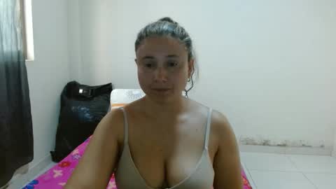 Adriana Tellez online show from December 22, 10:13 pm