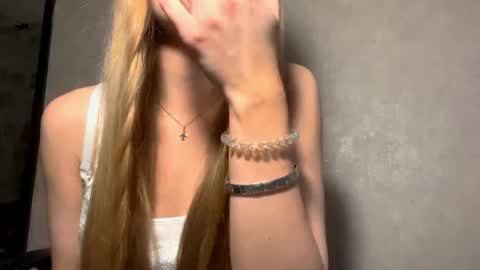 Caroline online show from April 4, 3:11 pm