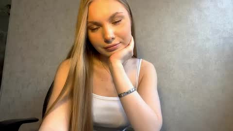 Caroline online show from March 28, 12:59 pm