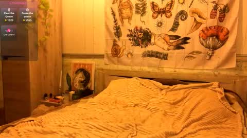 Arielle online show from October 25, 4:58 pm