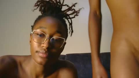 jewel and dimz online show from April 11, 5:27 pm