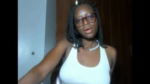 Snapshot of afro_pop chatting on January 11, 1:48 am Leah online show from January 11, 1:48 am