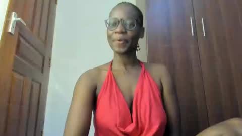 Snapshot of afro_pop chatting on March 10, 1:56 am Leah online show from March 10, 1:56 am