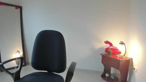 Lorena online show from February 3, 1:38 pm