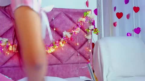 Snapshot of afroditemiller chatting on February 20, 2:29 am Afrodiremiller online show from February 20, 2:29 am