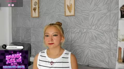 Agatadelphine online show from May 5, 1:25 pm