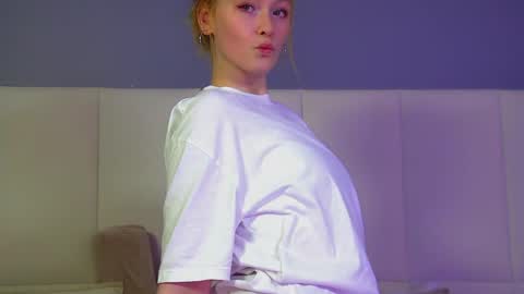 AgataFoxley online show from April 28, 6:28 am