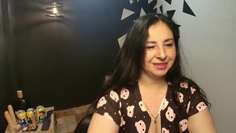 A G A T A T H O M P S O N online show from October 21, 7:51 pm