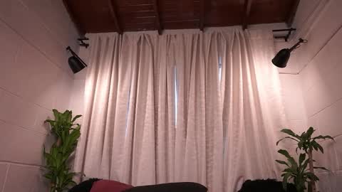 Val   inst  agatha clls online show from December 1, 7:27 pm