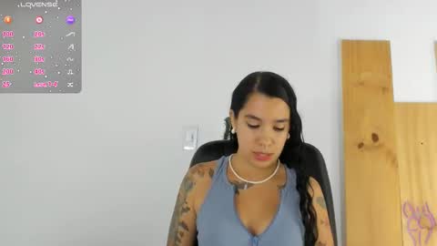 LUNNA online show from November 15, 12:00 am