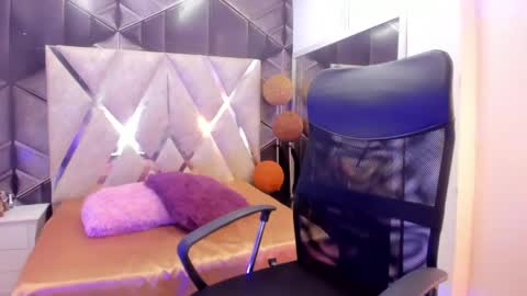 agatta_adams online show from May 15, 5:37 pm