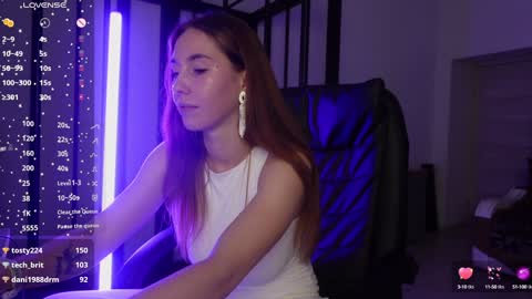 Agelina Lilly Laura online show from December 28, 11:37 pm