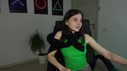 Agelina Lilly Laura online show from January 21, 1:43 pm