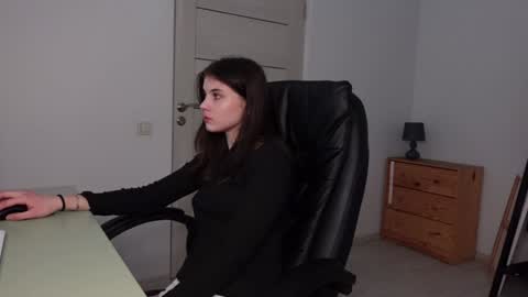 Agelina Lilly Laura online show from December 28, 1:28 pm