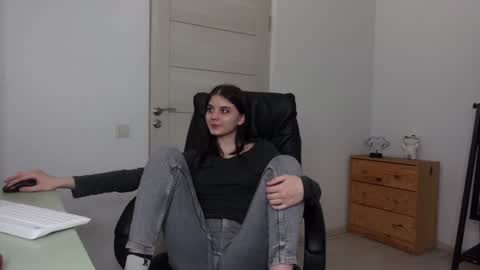 Agelina Lilly Laura online show from January 20, 1:07 am