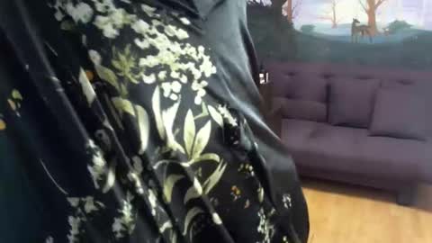 AgilaMipo online show from April 2, 6:11 am