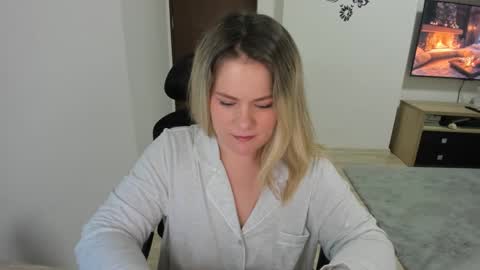 Twat Ms. Twinkly Twat at your service online show from January 25, 7:38 pm