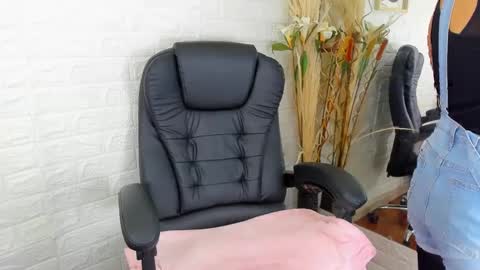 Ahisha online show from December 26, 3:42 pm