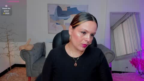 AIDA ADAMS online show from January 5, 8:10 pm