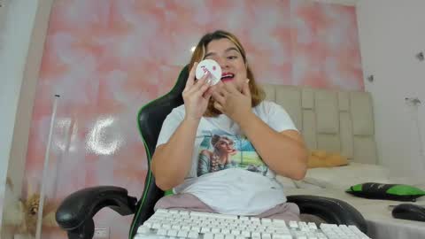 karoline  online show from October 7, 12:48 am