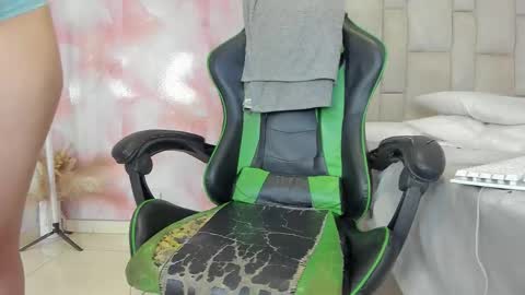 karoline  online show from October 10, 6:13 pm