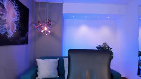 aidajoness online show from November 17, 11:55 am