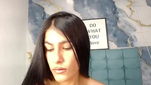 Ailyn online show from April 21, 2:51 am