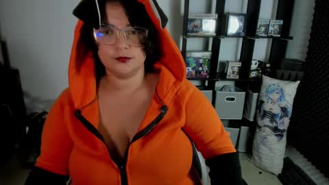 Catalina online show from December 11, 11:21 pm