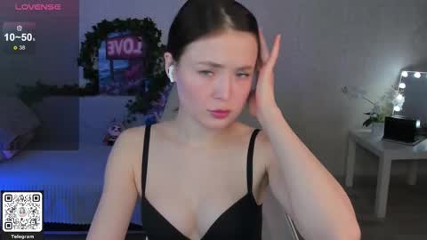 Lynn online show from January 16, 1:51 pm