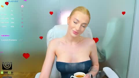 Allie  online show from May 14, 6:52 am
