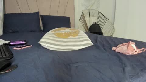 Ainoa  online show from January 9, 6:12 pm